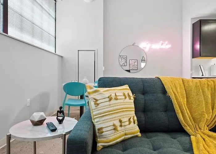 Cozysuites Historic 1br, Downtown